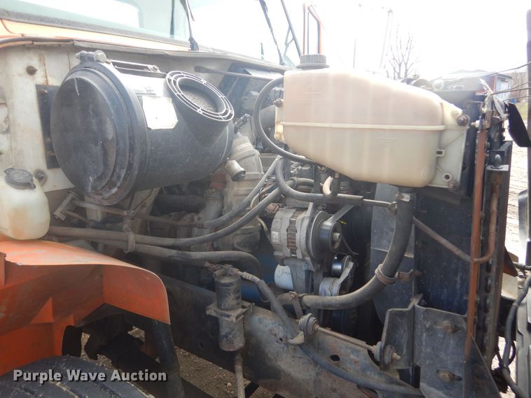 image for item KT9008 1996 International 4700  bucket truck