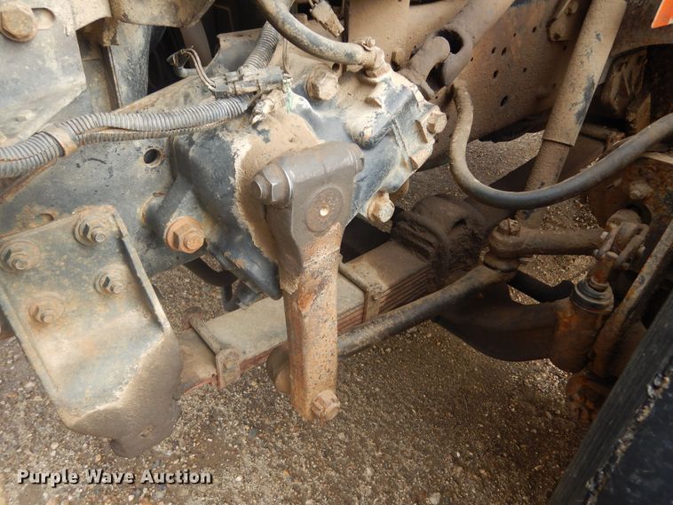 image for item KT9008 1996 International 4700  bucket truck