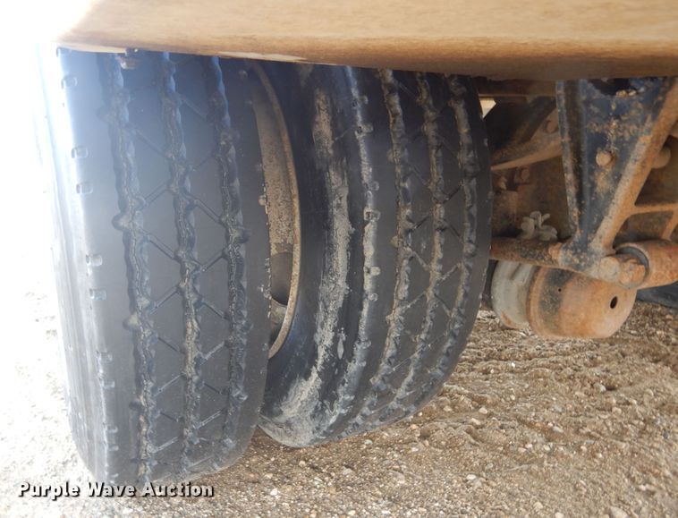 image for item KT9008 1996 International 4700  bucket truck