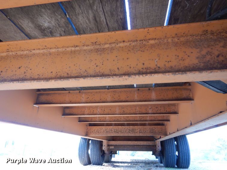 image for item MF9063 2007 Redi Haul R25210  equipment trailer