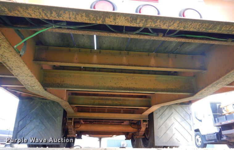 image for item MF9063 2007 Redi Haul R25210  equipment trailer