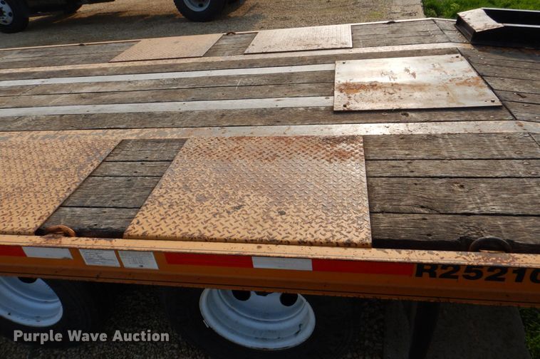 image for item MF9063 2007 Redi Haul R25210  equipment trailer