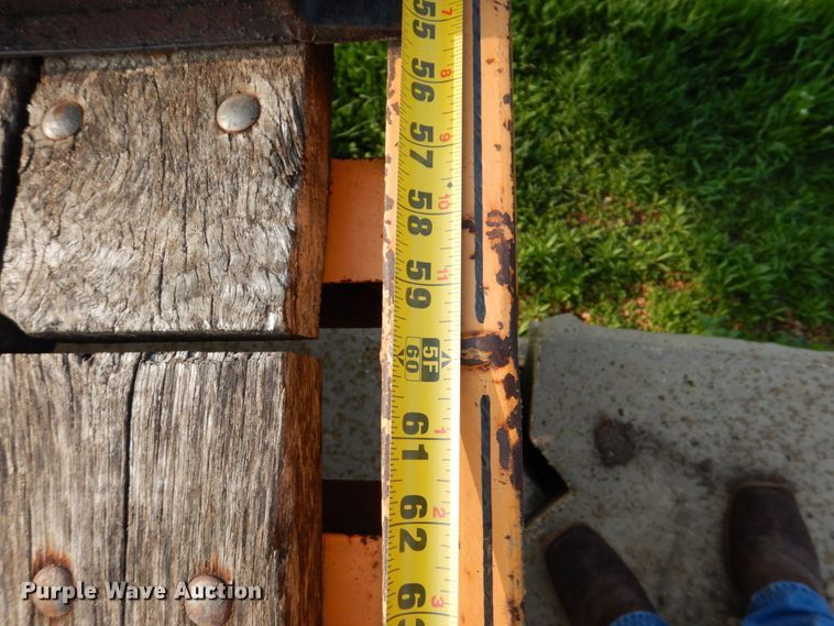 image for item MF9063 2007 Redi Haul R25210  equipment trailer