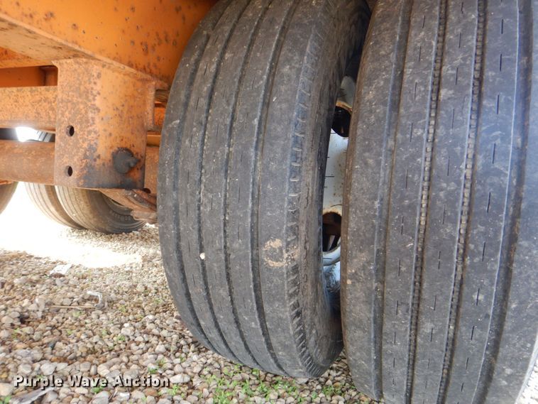 image for item MF9063 2007 Redi Haul R25210  equipment trailer