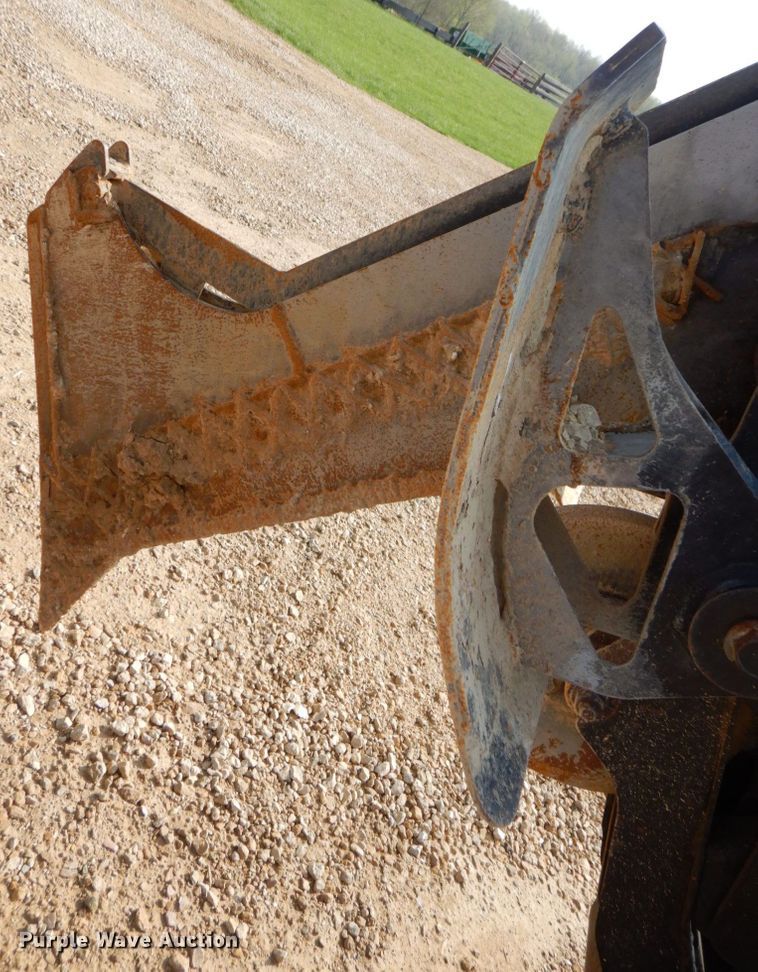 image for item MF9066 2007 Ditch Witch 420SX  cable plow