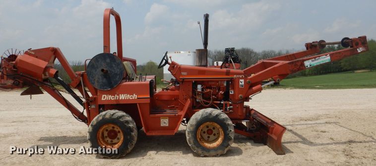 image for item MF9068 Ditch Witch 5110  vibratory cable plow