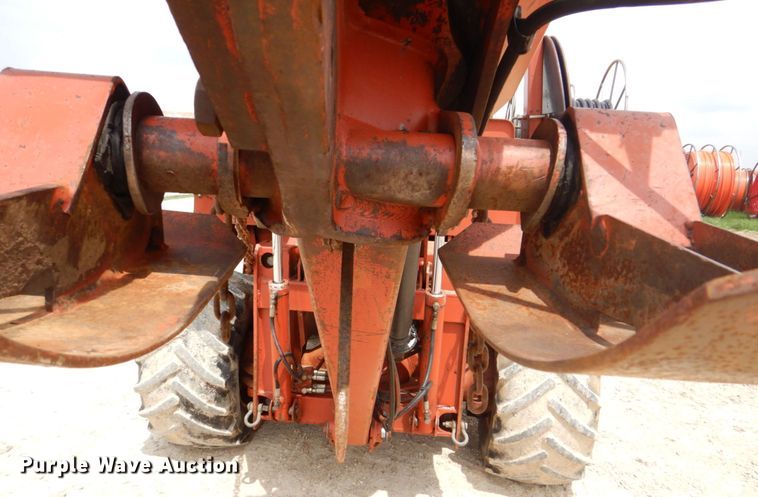 image for item MF9068 Ditch Witch 5110  vibratory cable plow