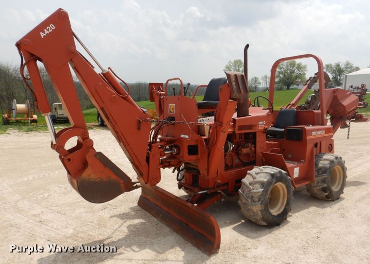 image for item MF9069 Ditch Witch 5010  trencher