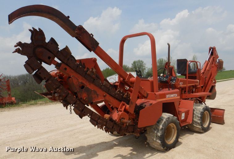 image for item MF9069 Ditch Witch 5010  trencher
