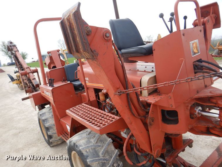 image for item MF9069 Ditch Witch 5010  trencher