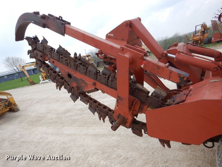 image for item MF9069 Ditch Witch 5010  trencher