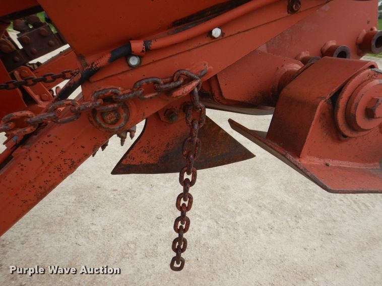 image for item MF9069 Ditch Witch 5010  trencher