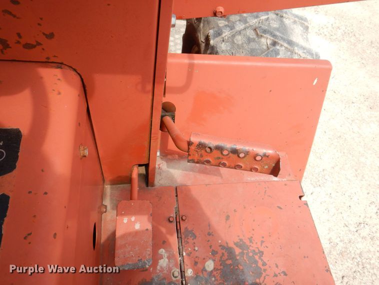 image for item MF9069 Ditch Witch 5010  trencher