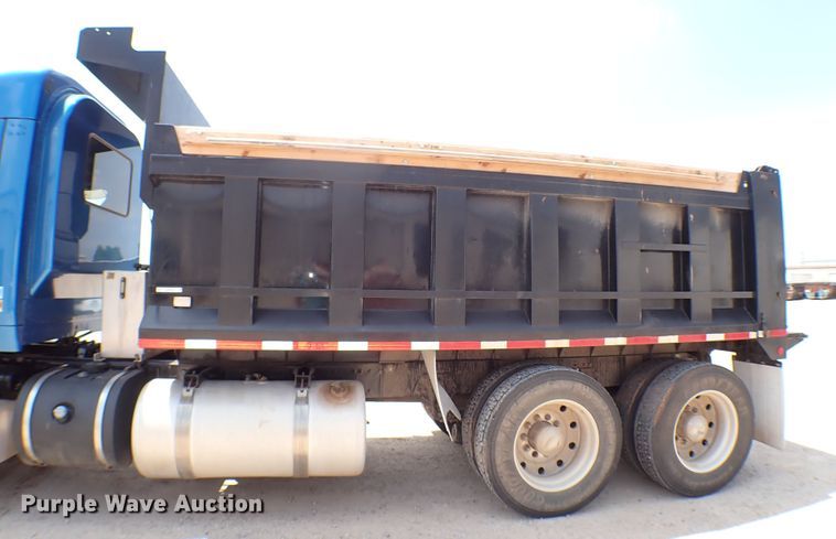 image for item MF9340 2016 Peterbilt 579  dump truck