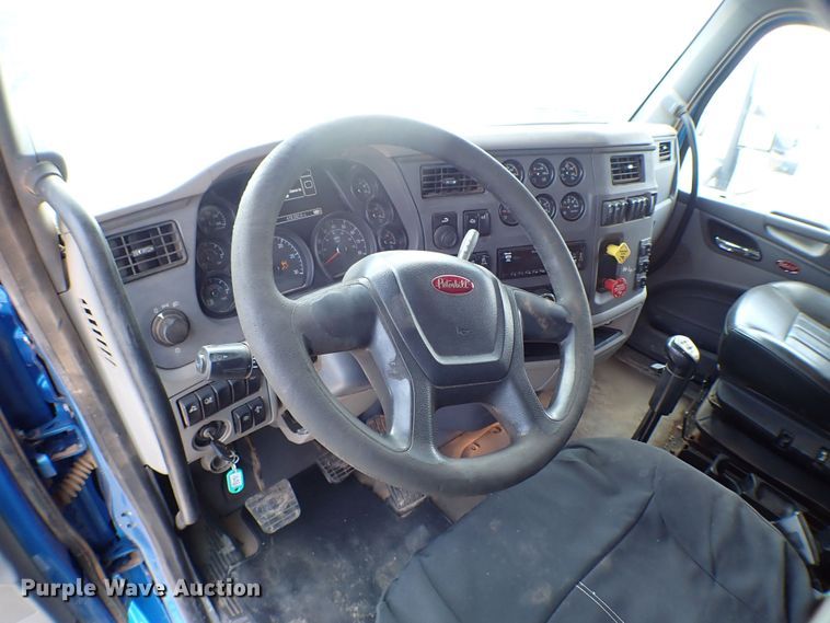 image for item MF9340 2016 Peterbilt 579  dump truck