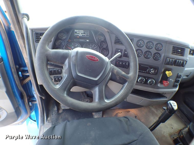 image for item MF9340 2016 Peterbilt 579  dump truck