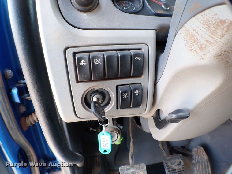 image for item MF9340 2016 Peterbilt 579  dump truck