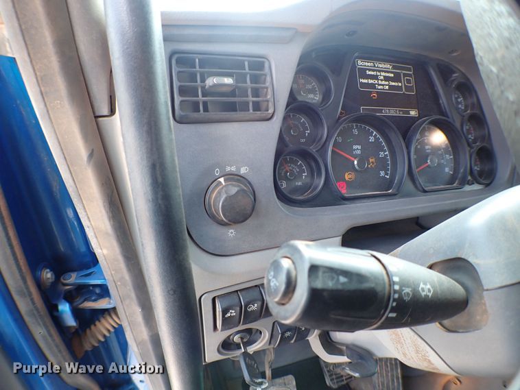 image for item MF9340 2016 Peterbilt 579  dump truck