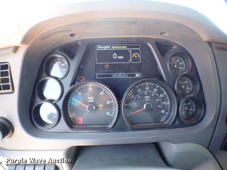 image for item MF9340 2016 Peterbilt 579  dump truck