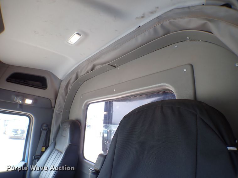 image for item MF9340 2016 Peterbilt 579  dump truck