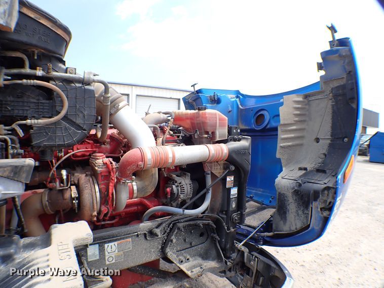 image for item MF9340 2016 Peterbilt 579  dump truck