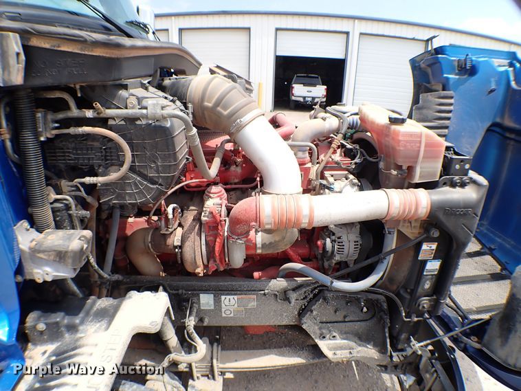 image for item MF9340 2016 Peterbilt 579  dump truck