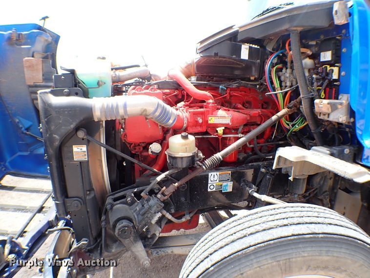 image for item MF9340 2016 Peterbilt 579  dump truck