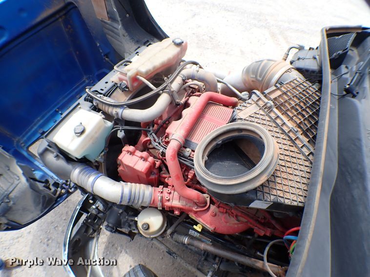 image for item MF9340 2016 Peterbilt 579  dump truck