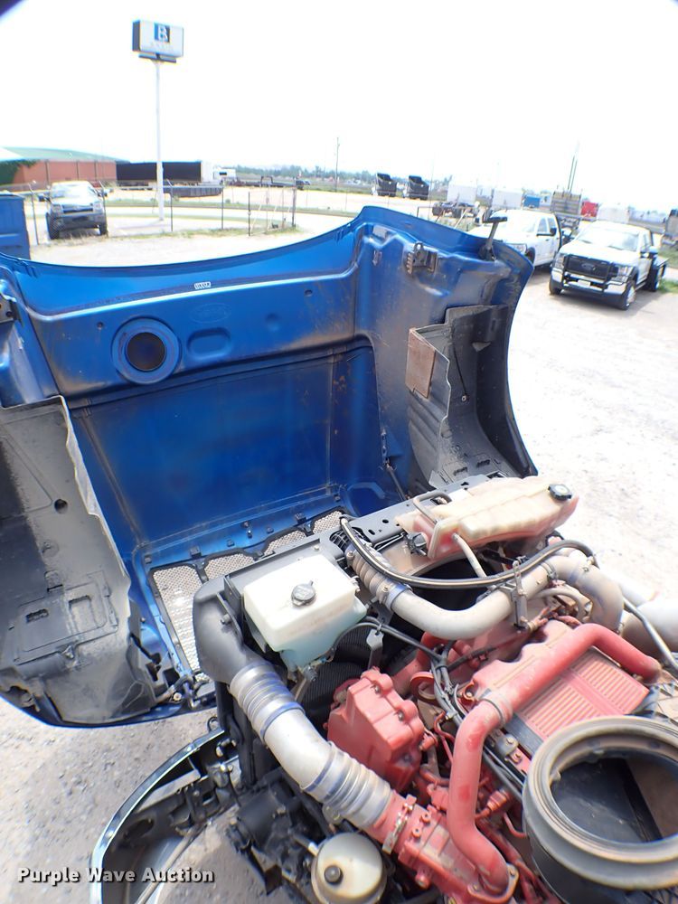 image for item MF9340 2016 Peterbilt 579  dump truck