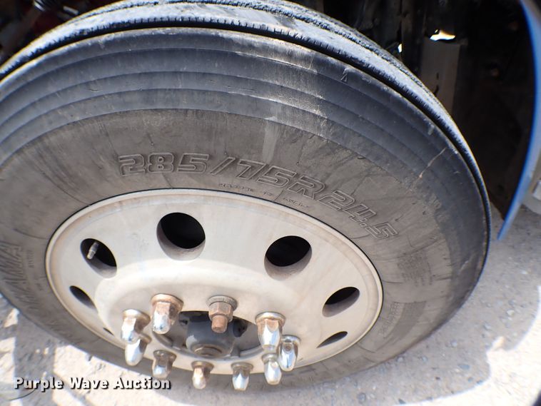 image for item MF9340 2016 Peterbilt 579  dump truck