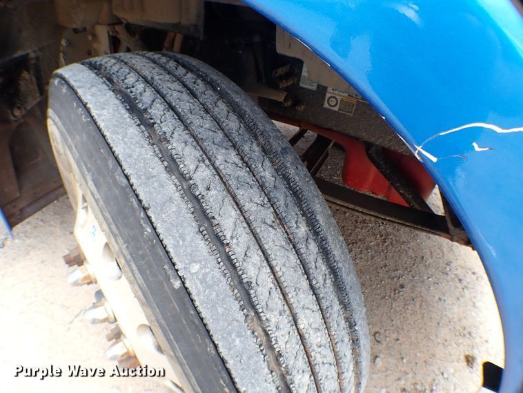 image for item MF9340 2016 Peterbilt 579  dump truck