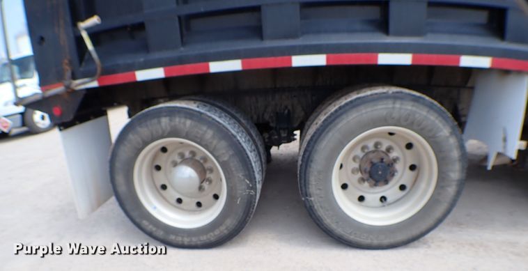 image for item MF9340 2016 Peterbilt 579  dump truck