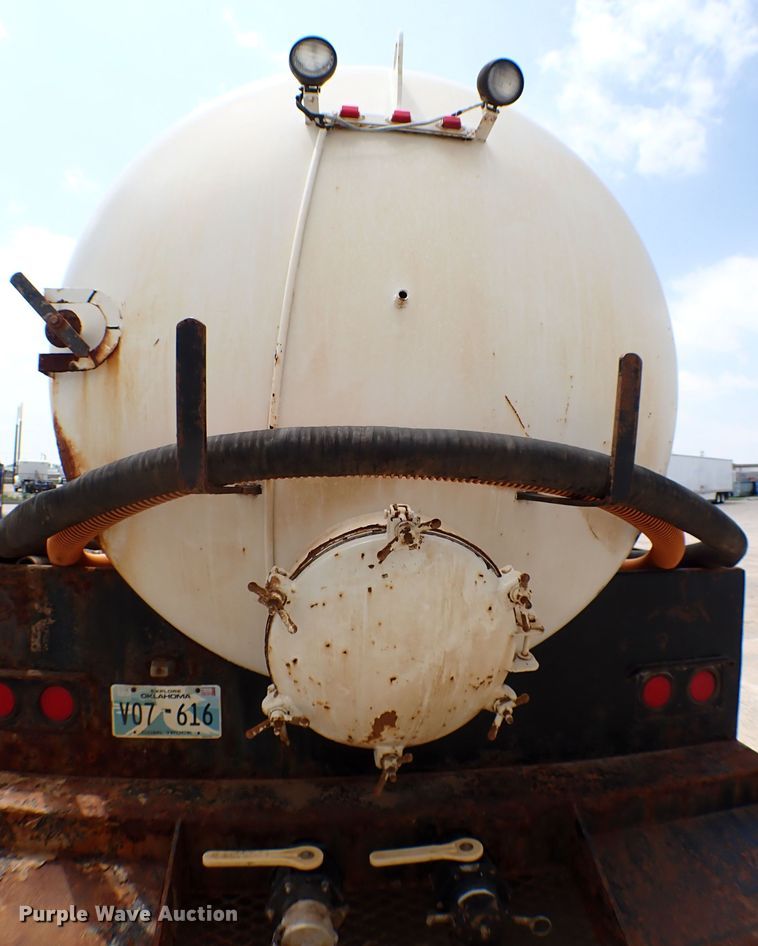 image for item MF9342 1999 Sterling LT3  vacuum truck