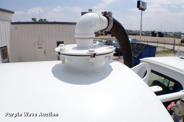 image for item MF9342 1999 Sterling LT3  vacuum truck