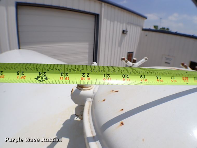 image for item MF9342 1999 Sterling LT3  vacuum truck