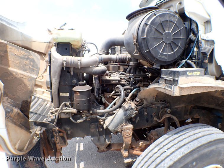 image for item MF9342 1999 Sterling LT3  vacuum truck