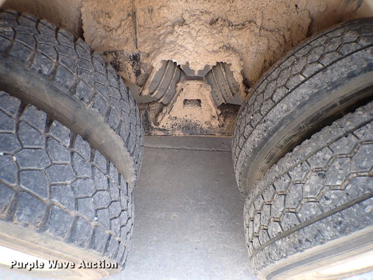 image for item MF9342 1999 Sterling LT3  vacuum truck