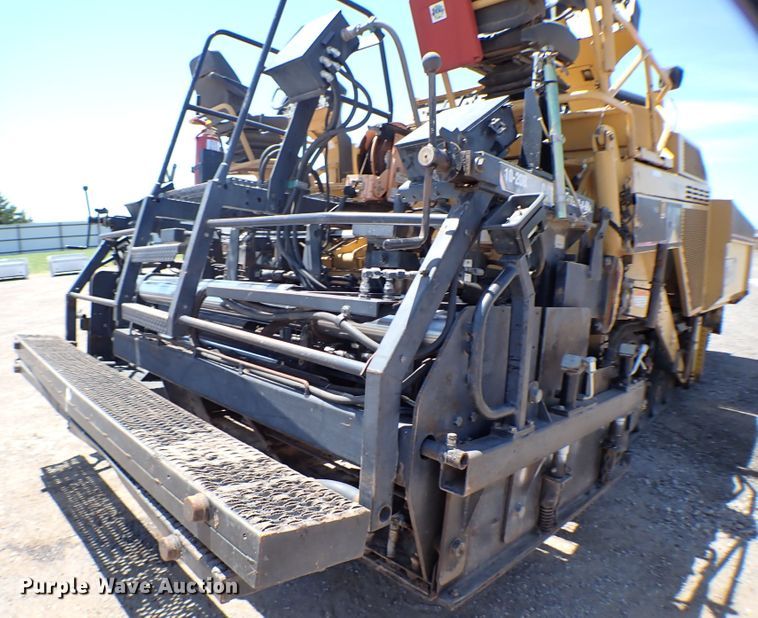 image for item MF9365 2007 Caterpillar AP1055D  paver