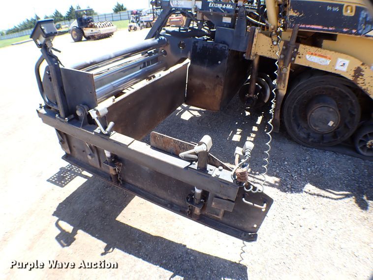 image for item MF9365 2007 Caterpillar AP1055D  paver