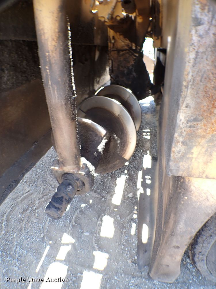 image for item MF9365 2007 Caterpillar AP1055D  paver