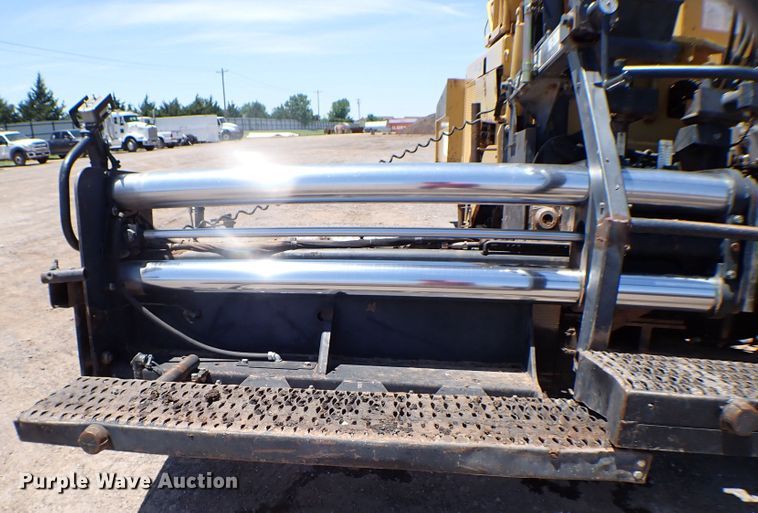 image for item MF9365 2007 Caterpillar AP1055D  paver