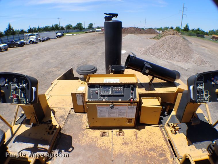 image for item MF9365 2007 Caterpillar AP1055D  paver