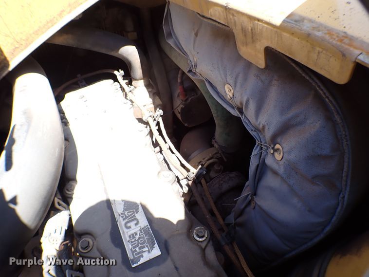 image for item MF9365 2007 Caterpillar AP1055D  paver