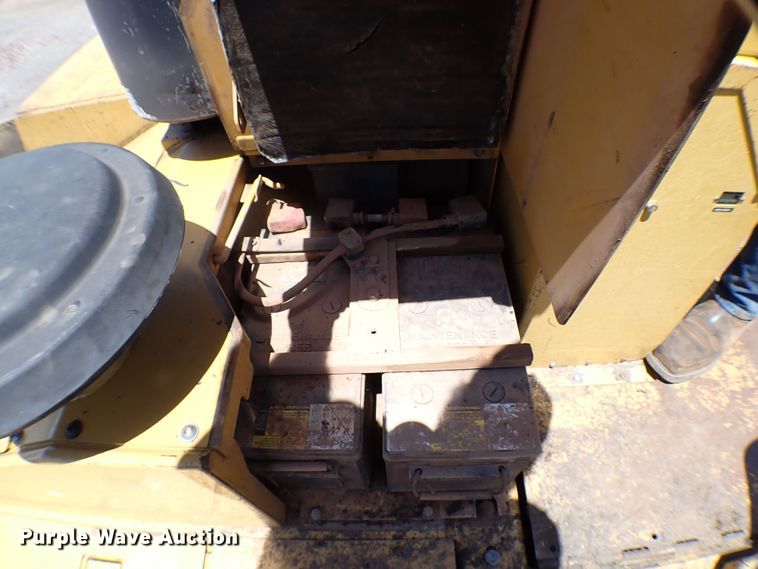 image for item MF9365 2007 Caterpillar AP1055D  paver