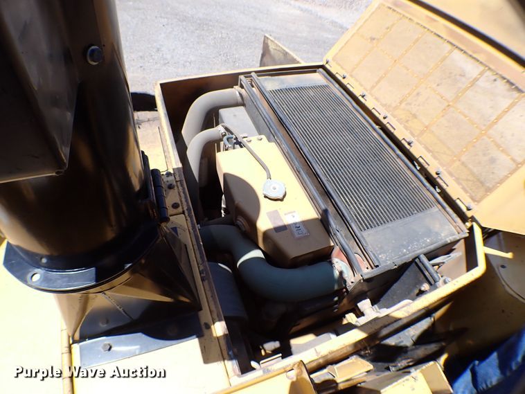 image for item MF9365 2007 Caterpillar AP1055D  paver