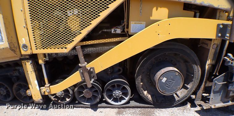 image for item MF9365 2007 Caterpillar AP1055D  paver