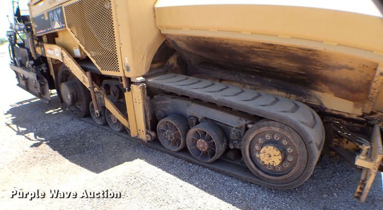 image for item MF9365 2007 Caterpillar AP1055D  paver