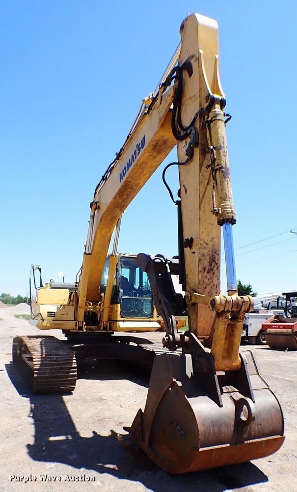 image for item MF9376 2007 Komatsu PC220LC-8  excavator