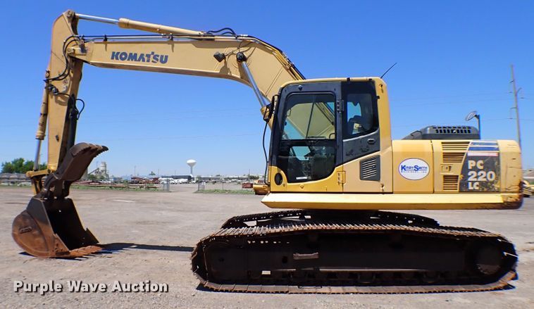 image for item MF9376 2007 Komatsu PC220LC-8  excavator