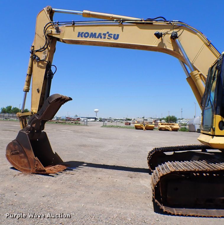 image for item MF9376 2007 Komatsu PC220LC-8  excavator